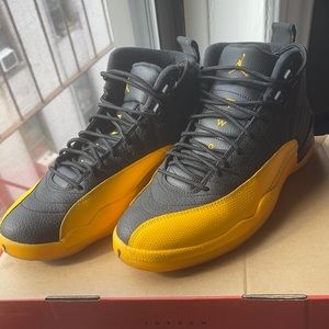 Air Jordan 12 retro black/university gold